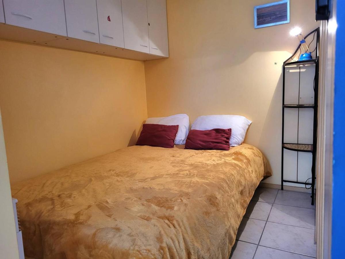 Studio Avec Terrasse, Parking Prive Et Acces Direct A La Plage - Fr-1-465-86 Merville-Franceville-Plage Exteriér fotografie