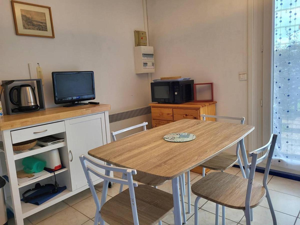 Studio Avec Terrasse, Parking Prive Et Acces Direct A La Plage - Fr-1-465-86 Merville-Franceville-Plage Exteriér fotografie