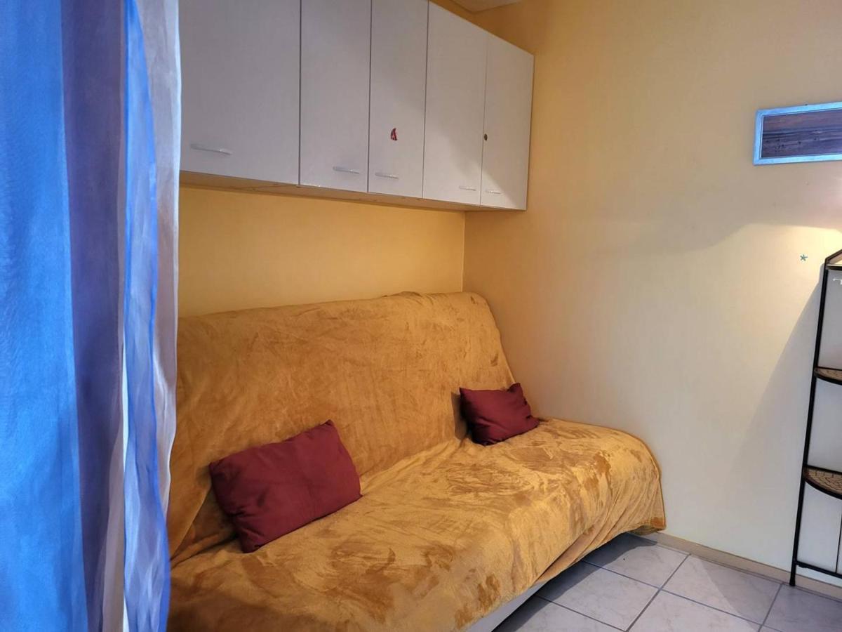 Studio Avec Terrasse, Parking Prive Et Acces Direct A La Plage - Fr-1-465-86 Merville-Franceville-Plage Exteriér fotografie